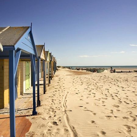 Panoramic Sea Views In Beachfront Apt W Balcony Bognor Regis Dış mekan fotoğraf