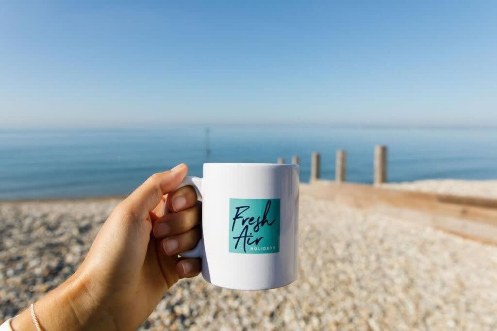 Panoramic Sea Views In Beachfront Apt W Balcony Bognor Regis Dış mekan fotoğraf