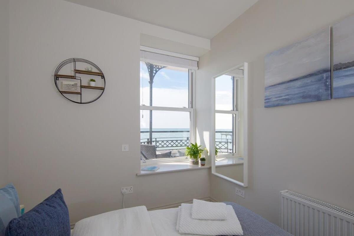 Panoramic Sea Views In Beachfront Apt W Balcony Bognor Regis Dış mekan fotoğraf