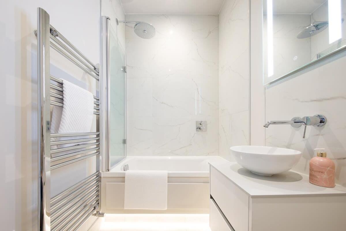 Panoramic Sea Views In Beachfront Apt W Balcony Bognor Regis Dış mekan fotoğraf