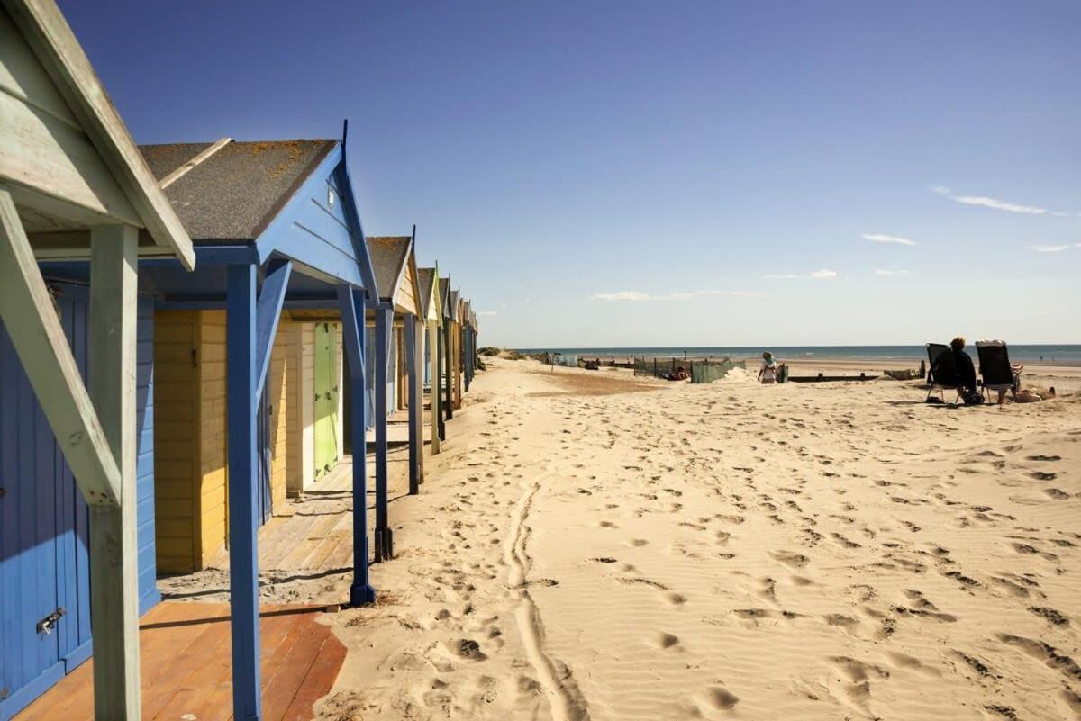 Panoramic Sea Views In Beachfront Apt W Balcony Bognor Regis Dış mekan fotoğraf